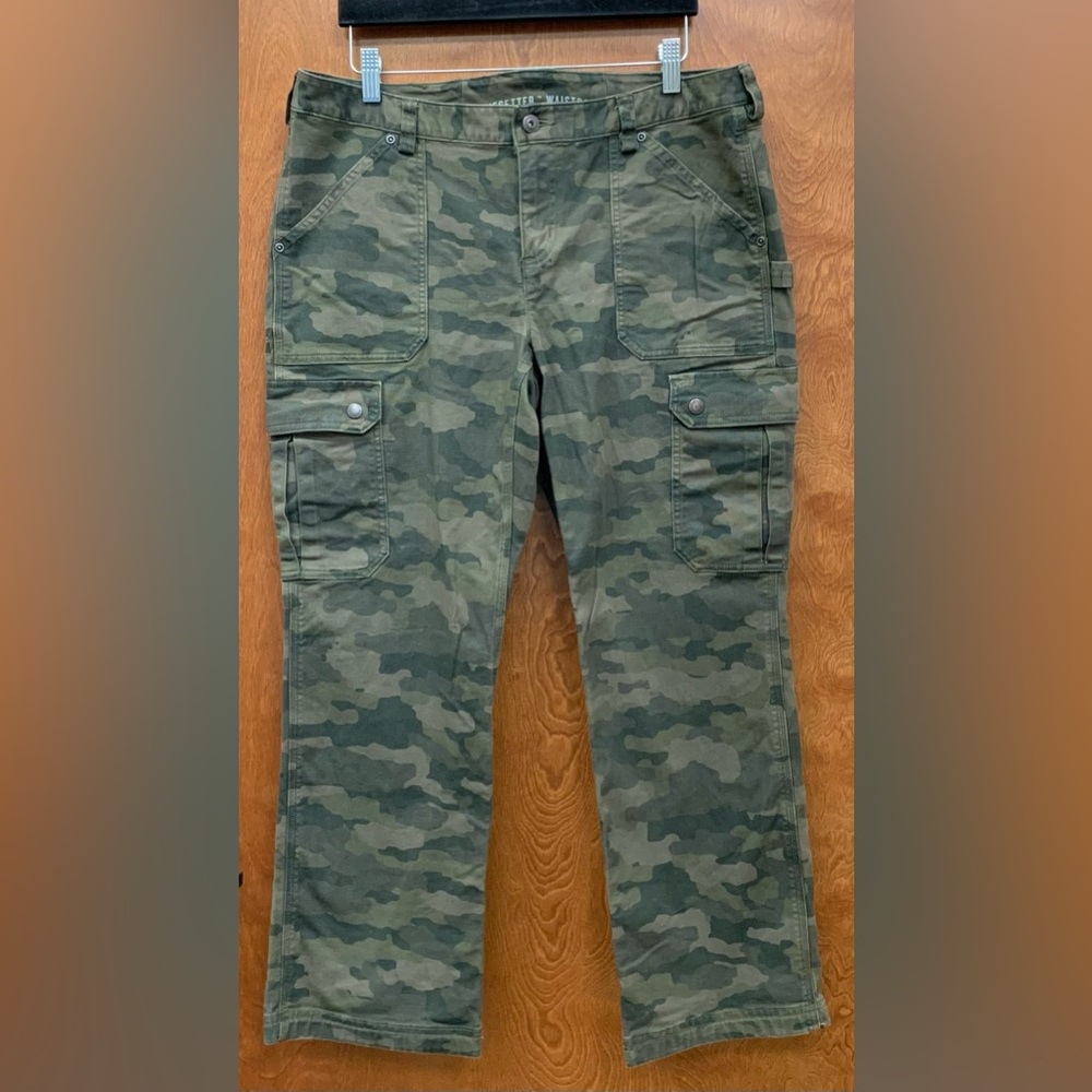 Duluth camo curvesetter waistband cargo pants size 12
